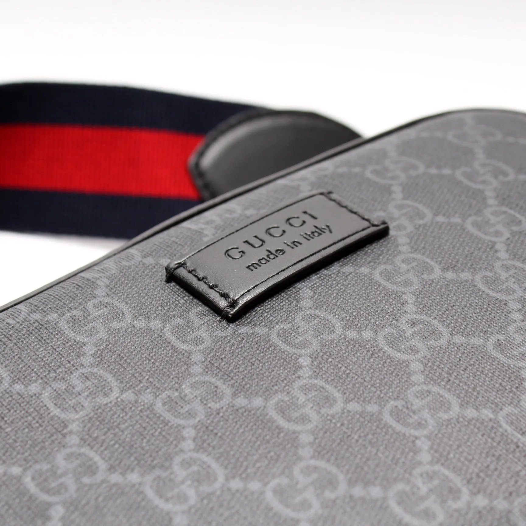 574886 GG Supreme Shoulder Bag