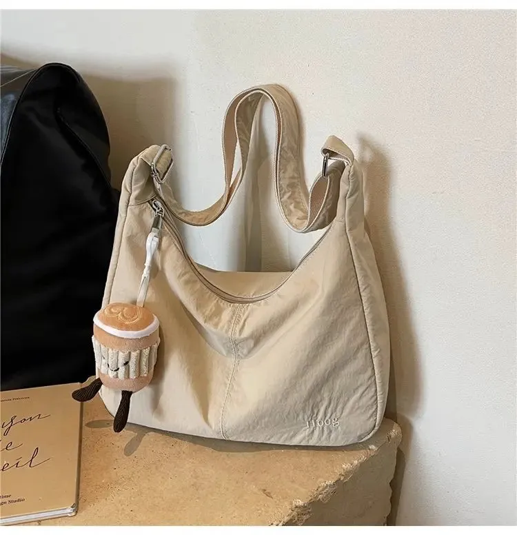 Uakiss Simply Designed Shoulder Bag Large Capacity Ins Style Versatile Crossbody Bag Casual Waterproof Commuter Bag